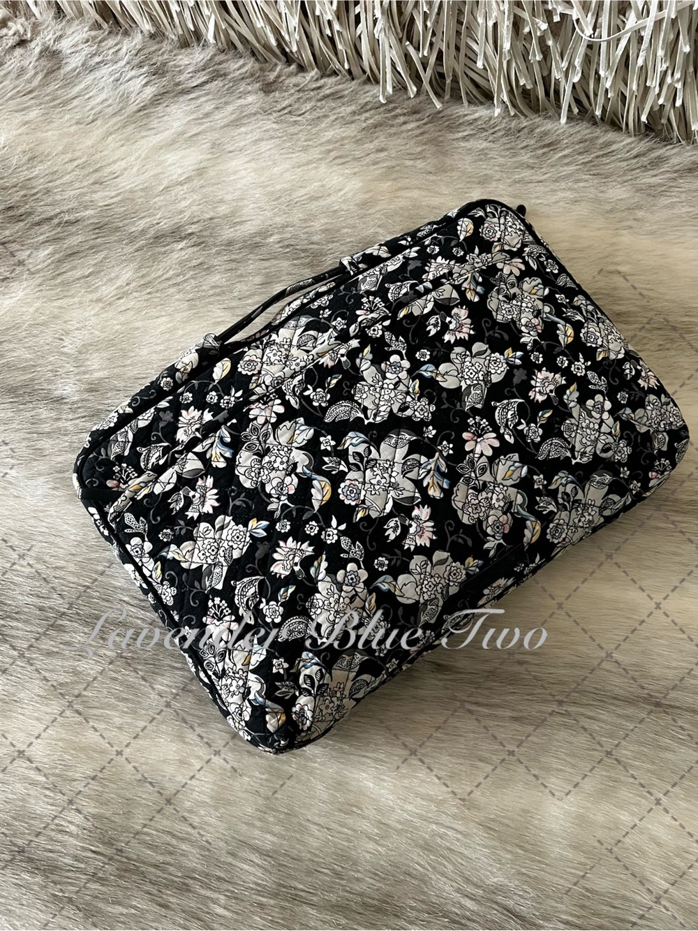 VERA BRADLEY Holland Garden 2019 Laptop Tablet Organizer Black White Floral Quil